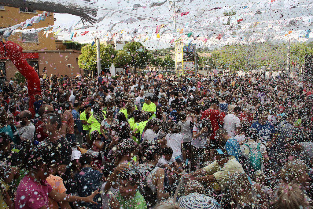 Festes als barris